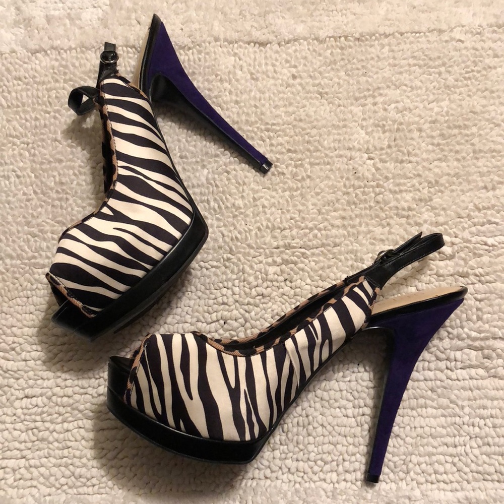 Size 8.5 Guess zebra & purple suede peep toe heel